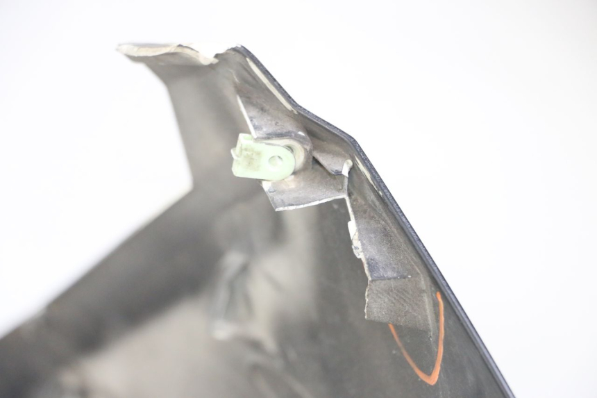 photo de FRONT PANEL PEUGEOT SATELIS COMPRESSOR K15 125 (2006 - 2009) - Technical close-up