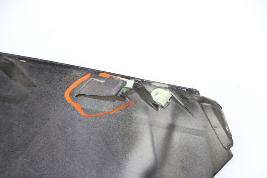 photo de FRONT FAIRING PEUGEOT SATELIS 125 (2006 - 2009) - Surface and material condition