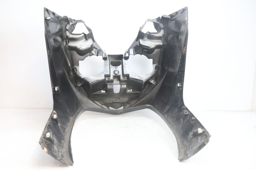photo de FRONT FAIRING PEUGEOT SATELIS 125 (2006 - 2009) - Detailed visual inspection