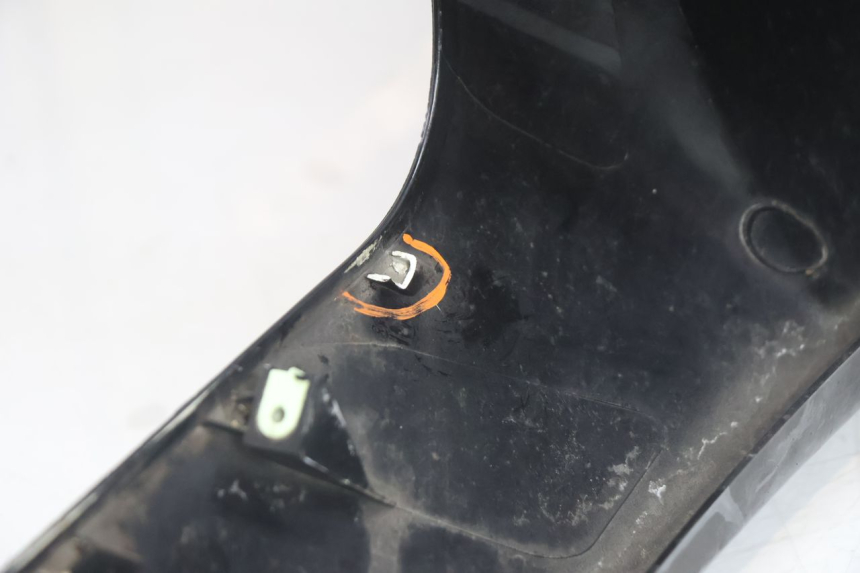 photo de FRONT FAIRING PEUGEOT SATELIS 125 (2006 - 2009) - Focus on structure