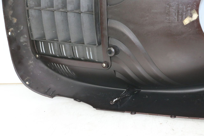 photo de FRONT FAIRING APRILIA SCARABEO GT TOURING 125 (1999 - 2005) - Component zoom