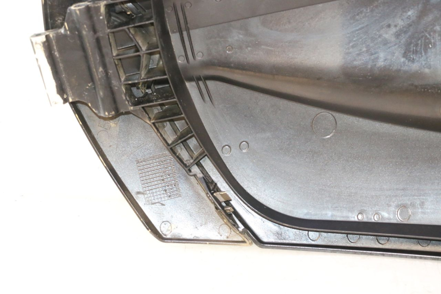 photo de FRONT FAIRING CAN-AM SPYDER RS 1000 (2008 - 2012) - Technical close-up