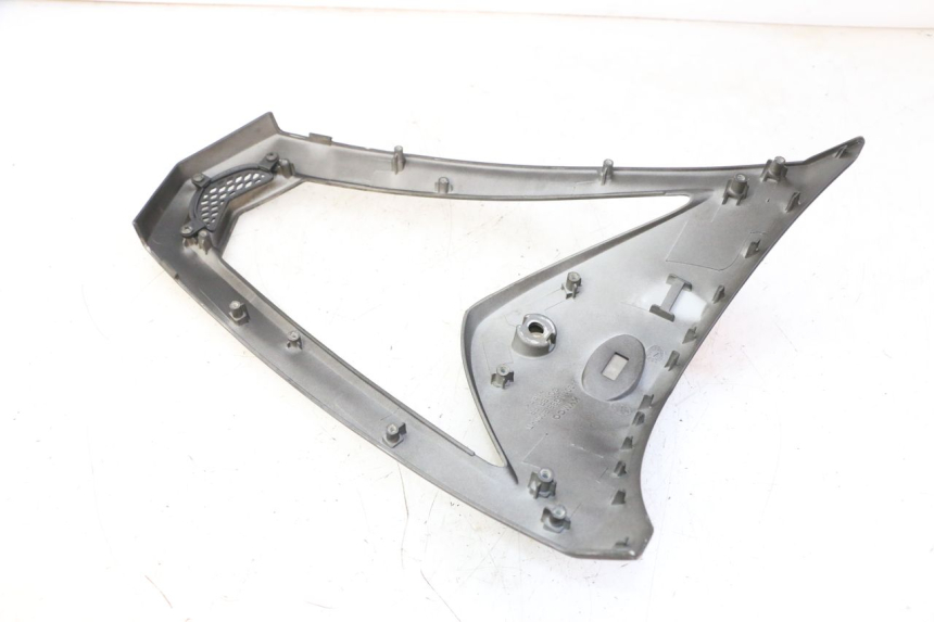 photo de UPPER FRONT FAIRING KYMCO AGILITY NAKED RENOUVO 2T 50 (2011 - 2018) - Fixing points details