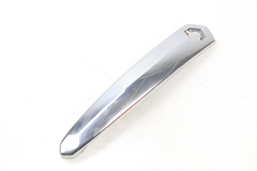 photo de UPPER FRONT FAIRING PIAGGIO BEVERLY 500 (2003 - 2007) - Zoom on usage condition