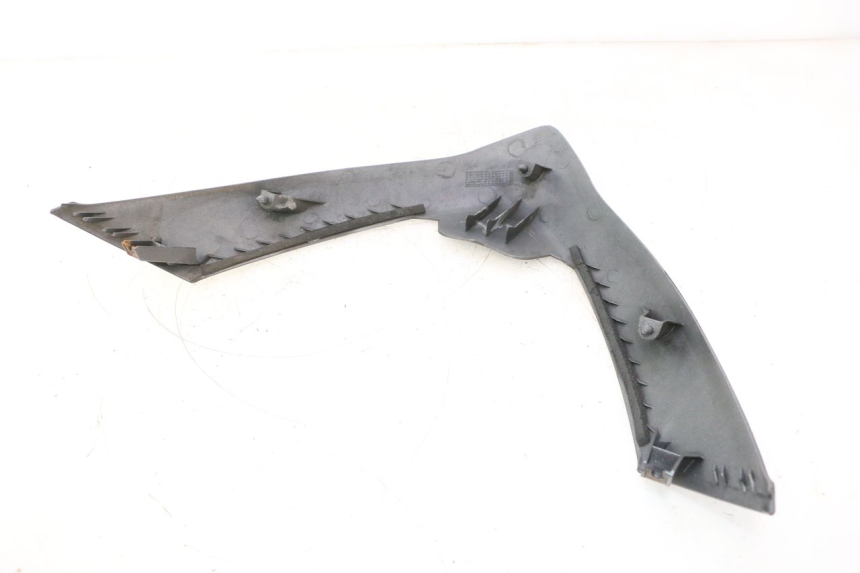 photo de UPPER FRONT FAIRING SUZUKI BURGMAN 125 (2007 - 2014) - Technical close-up