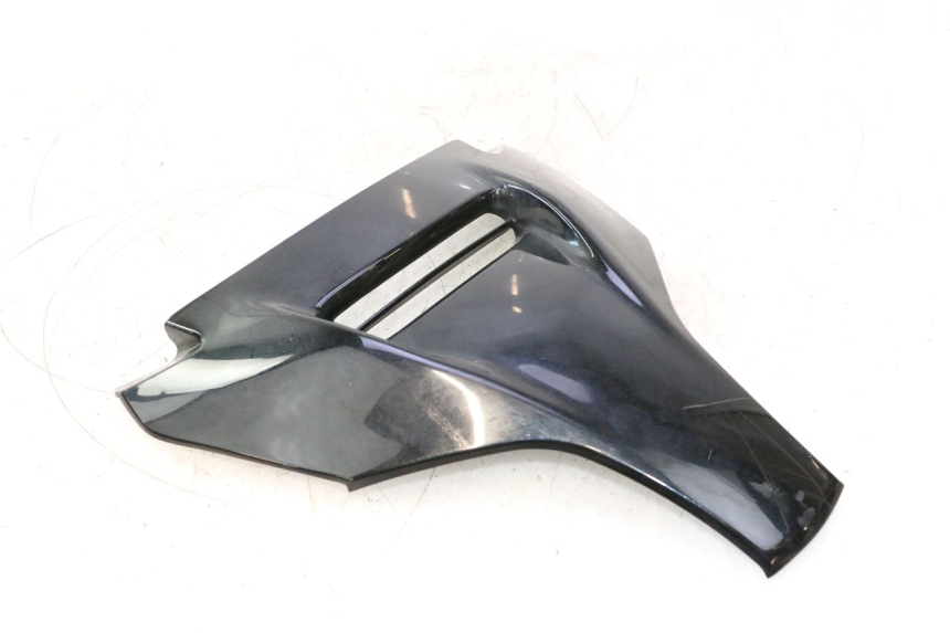 photo de UPPER FRONT FAIRING SUZUKI BURGMAN EXECUTIVE ABS 650 (2006 - 2012) - Technical close-up
