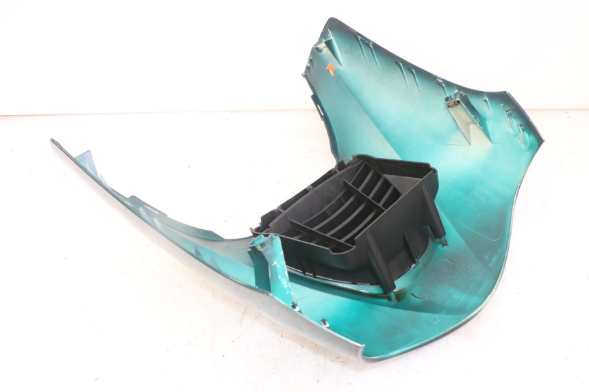 photo de UPPER FRONT FAIRING PEUGEOT ELYSEO 125 (1999 - 2004) - Alternative perspective