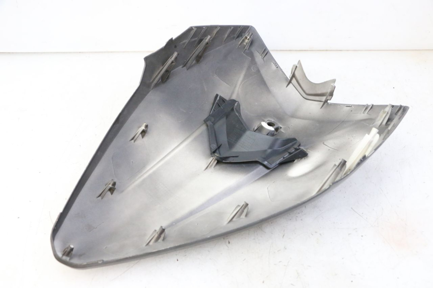 photo de UPPER FRONT FAIRING JM MOTORS EVOLIS 4T 50 (2018 - 2022) - Fixing points details