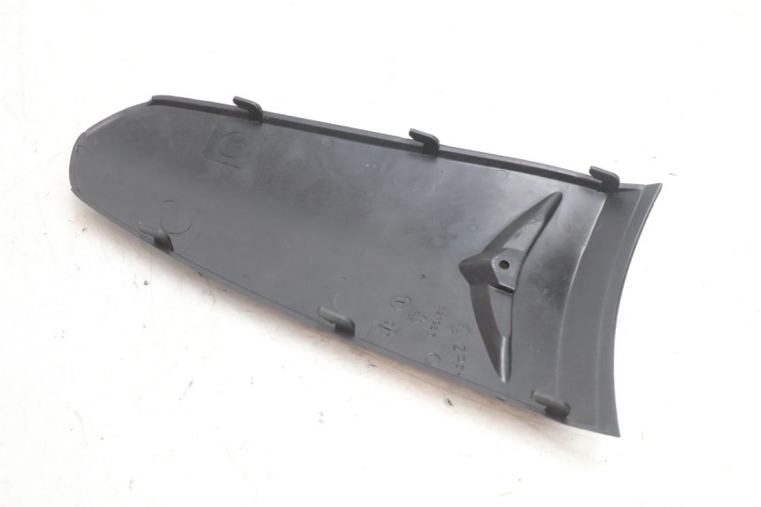 photo de UPPER FRONT PANEL PIAGGIO FLY 2T 50 (2004 - 2017) - Fixing points details