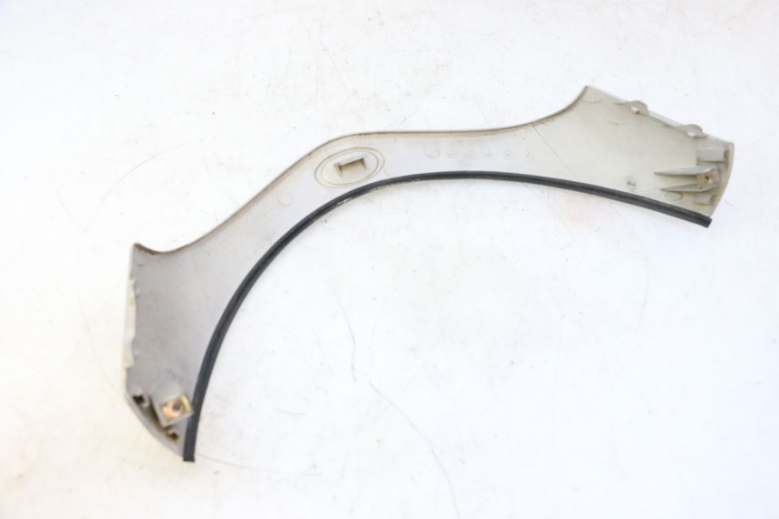 photo de UPPER FRONT FAIRING KYMCO GRAND DINK 125 (2002 - 2007) - Zoom on usage condition