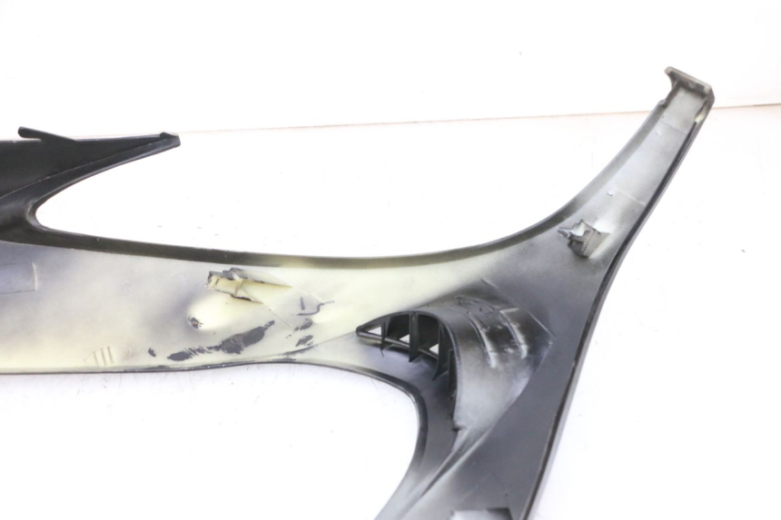 photo de UPPER FRONT FAIRING JM MOTORS GTS 125 (2015 - 2019) - Fixing points details