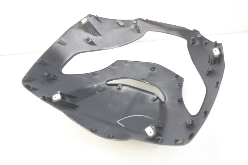 photo de UPPER FRONT FAIRING PEUGEOT KISBEE 2T 50 (2018 - 2022) - Technical close-up