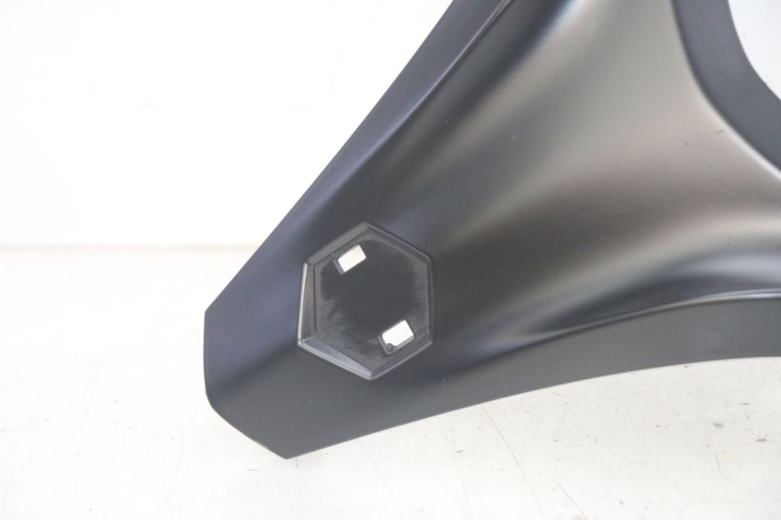 photo de UPPER FRONT FAIRING PIAGGIO MP3 HPE 300 (2019 - 2026) - Fixing points details