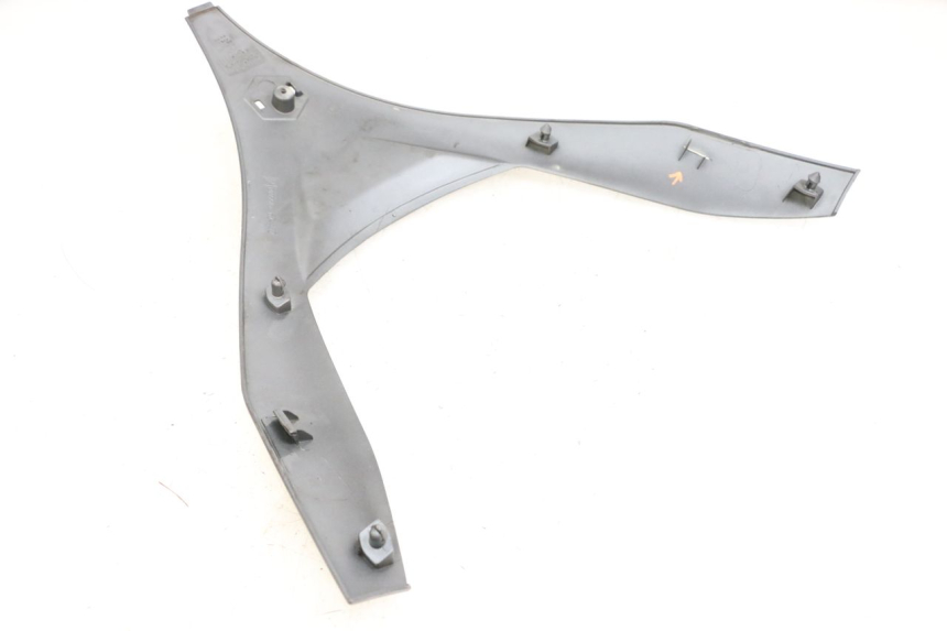 photo de UPPER FRONT PANEL PIAGGIO MP3 500 (2011 - 2015) - Alternative perspective