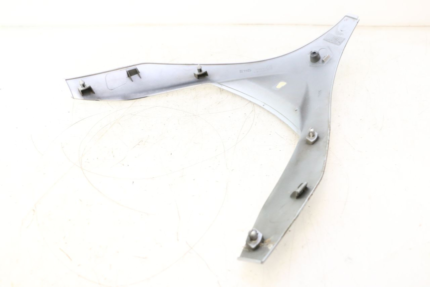 photo de UPPER FRONT PANEL PIAGGIO MP3 125 (2006 - 2014) - Component detail