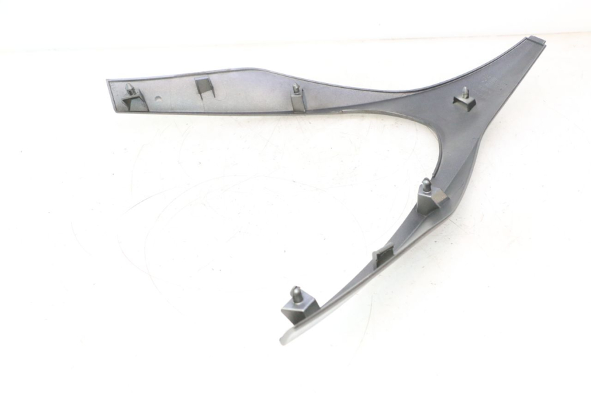 photo de UPPER FRONT FAIRING PIAGGIO MP3 500 (2016 - 2018) - Zoom on usage condition