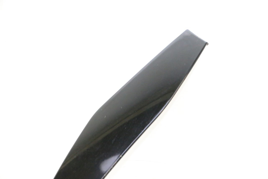 photo de UPPER FRONT PANEL PIAGGIO MP3 500 (2011 - 2015) - Additional view of the item