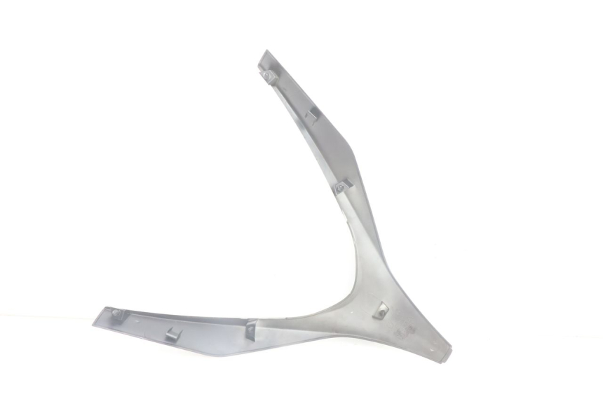photo de UPPER FRONT FAIRING PIAGGIO MP3 500 (2016 - 2018) - Technical close-up