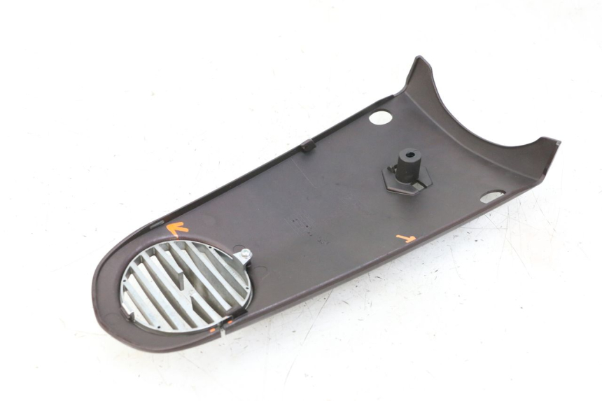 photo de UPPER FRONT FAIRING PIAGGIO VESPA LX IE 125 (2010 - 2012) - Fixing points details