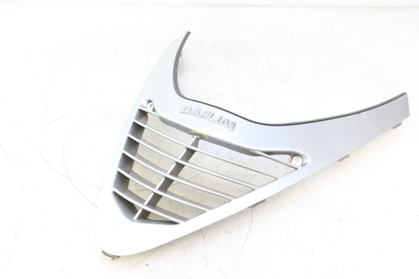 photo de UPPER FRONT FAIRING DAELIM S2 125 (2006 - 2007) - Distinctive features