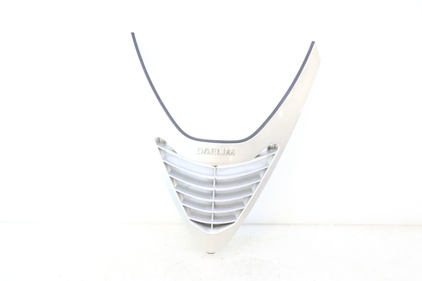 photo de UPPER FRONT FAIRING DAELIM S2 125 (2006 - 2007) - Zoom on usage condition