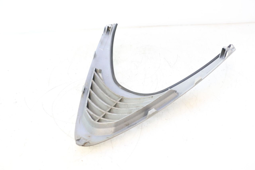 photo de UPPER FRONT FAIRING DAELIM S2 125 (2006 - 2007) - Fixing points details