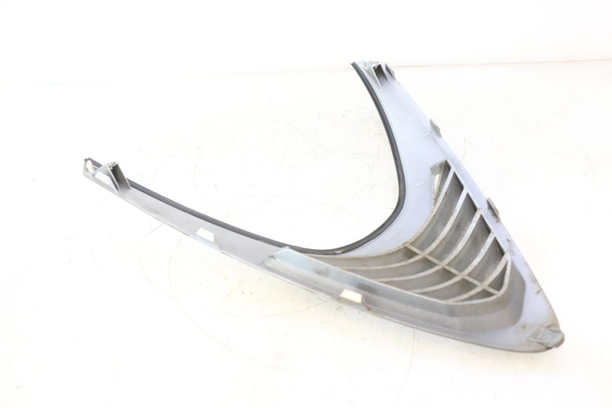photo de UPPER FRONT FAIRING DAELIM S2 125 (2006 - 2007) - Surface and material condition