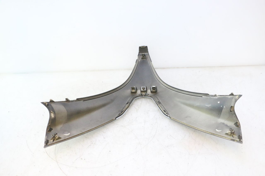 photo de UPPER FRONT FAIRING PEUGEOT SATELIS 125 (2013 - 2018) - Surface and material condition