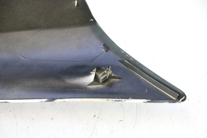 photo de UPPER FRONT FAIRING PEUGEOT SATELIS 125 (2006 - 2009) - Distinctive features