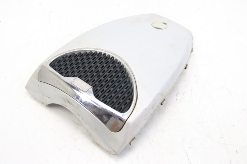 photo de UPPER FRONT PANEL APRILIA SCARABEO 4T 50 (2009 - 2017) - Zoom on usage condition