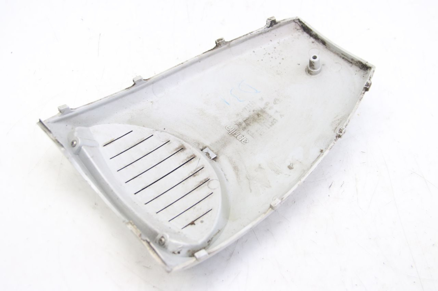 photo de UPPER FRONT PANEL APRILIA SCARABEO 4T 50 (2009 - 2017) - Fixing points details