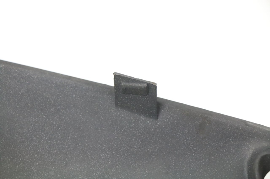 photo de UPPER FRONT FAIRING APRILIA SR CARB LC 2T 50 (2004 - 2012) - Zoom on usage condition