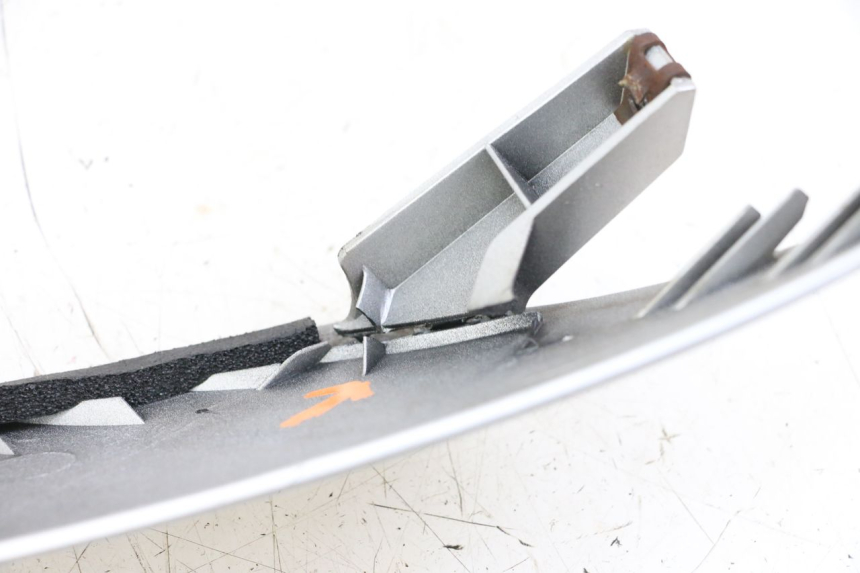 photo de UPPER FRONT FAIRING SUZUKI BURGMAN 125 (2007 - 2014) - Alternative perspective