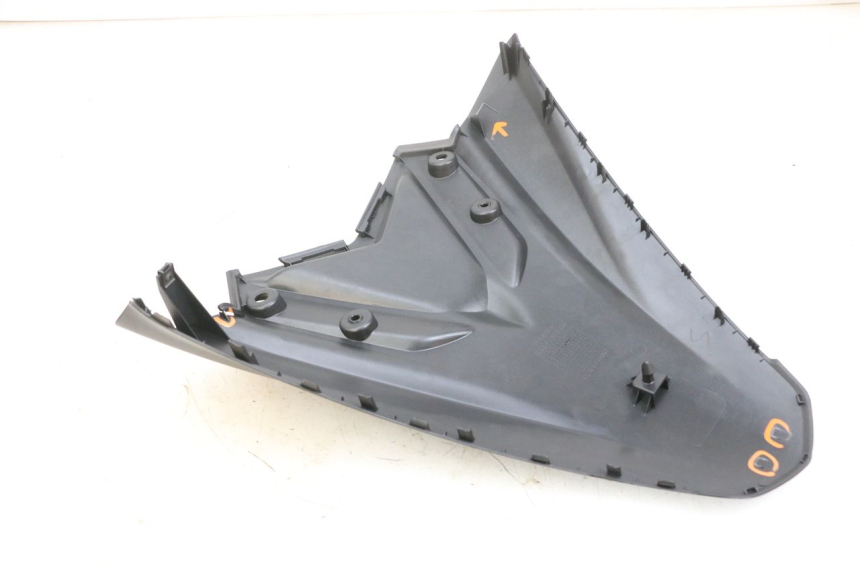 photo de UPPER FRONT FAIRING YAMAHA TRICITY 300 (2020 - 2024) - Zoom on usage condition