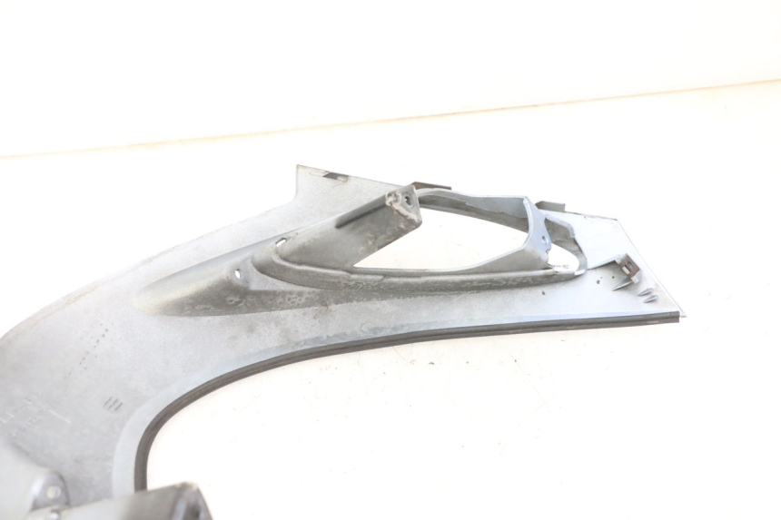 photo de UPPER FRONT PANEL SUZUKI UH BURGMAN 125 (2002 - 2006) - Technical close-up