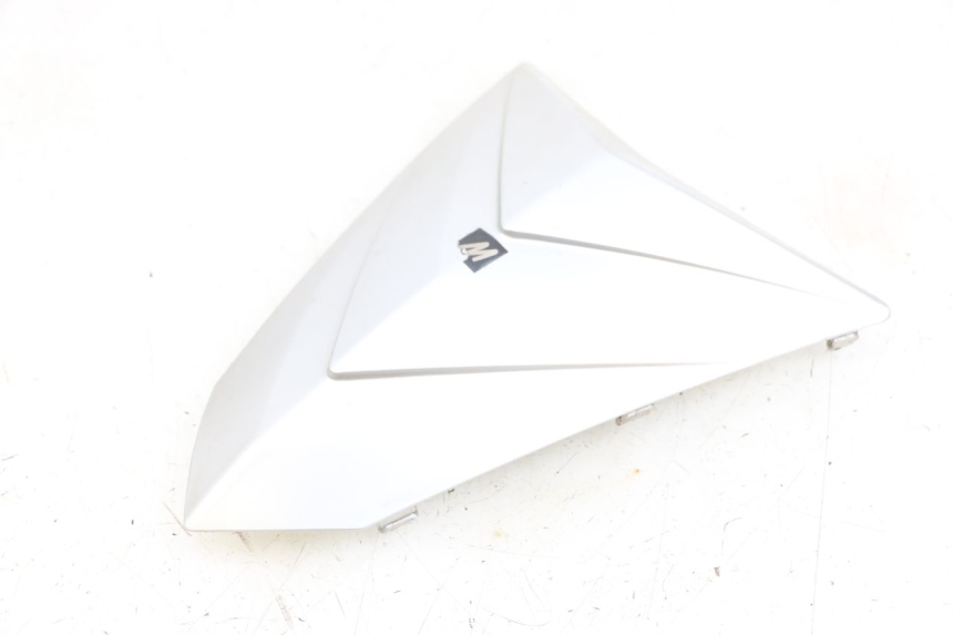 photo de UPPER FRONT FAIRING BEELINE VELOCE 4T 50 (2011 - 2020) - Alternative perspective