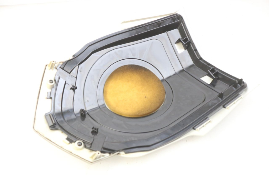 photo de UPPER FRONT PANEL PEUGEOT VIVACITY NEW 4T 50 (2008 - 2017) - Zoom on usage condition