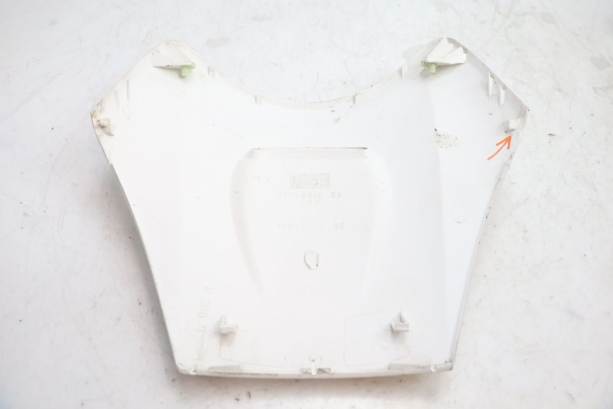 photo de UPPER FRONT FAIRING PEUGEOT VIVACITY 100 (1999 - 2008) - Fixing points details