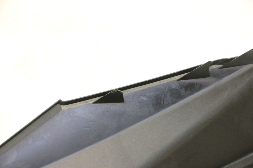 photo de UPPER FRONT FACE YAMAHA X-MAX XMAX 125 (2010 - 2013) - Component zoom