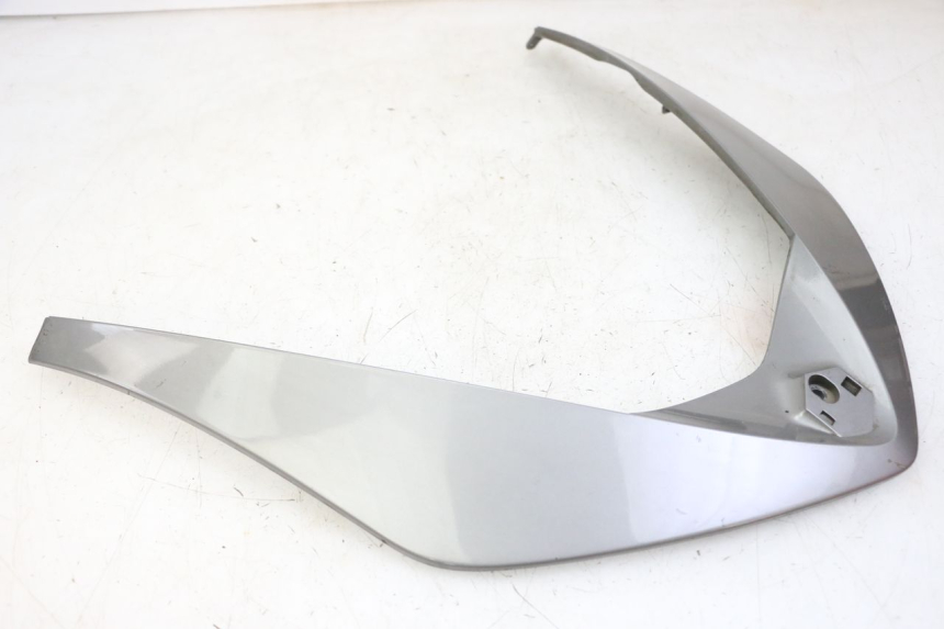 photo de UPPER FRONT PANEL PIAGGIO X10 125 (2012 - 2017) - Zoom on usage condition