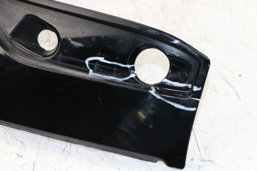 photo de UPPER FRONT FAIRING PIAGGIO X8 STREET 125 (2006 - 2007) - Surface and material condition