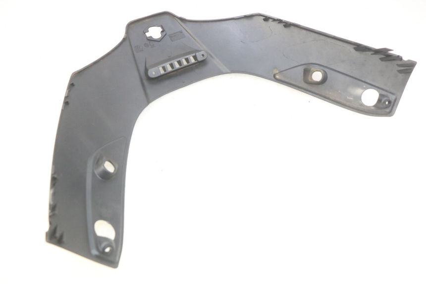 photo de UPPER FRONT PANEL PIAGGIO X8 125 (2004 - 2007) - Alternative perspective