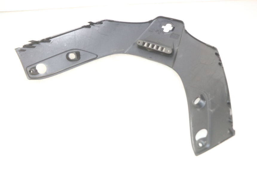 photo de UPPER FRONT PANEL PIAGGIO X8 125 (2004 - 2007) - Technical close-up