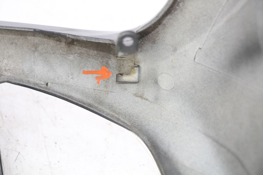 photo de FRONT PANEL YAMAHA X-MAX XMAX 250 (2006 - 2009) - Fixing points details