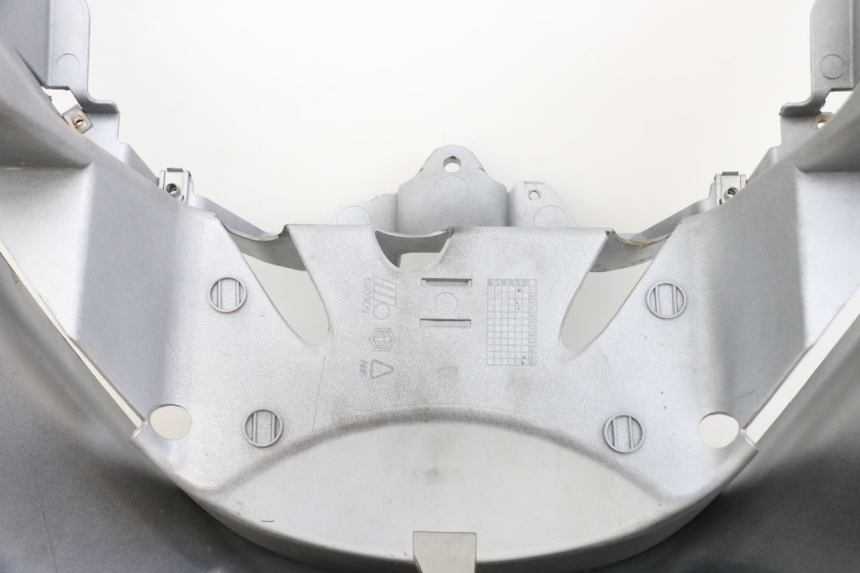 photo de FRONT PANEL PIAGGIO X8 125 (2004 - 2007) - Fixing points details