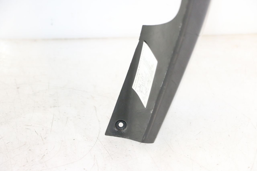 photo de FRONT FAIRING YAMAHA YP MAJESTY 125 (2007 - 2010) - Focus on structure