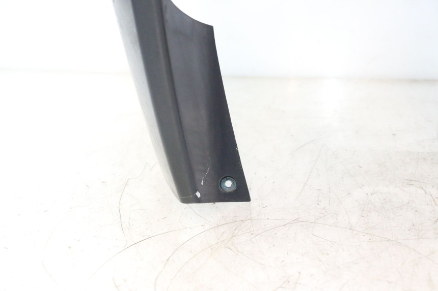 photo de FRONT PANEL YAMAHA YP MAJESTY 125 (2002 - 2006) - Fixing points details