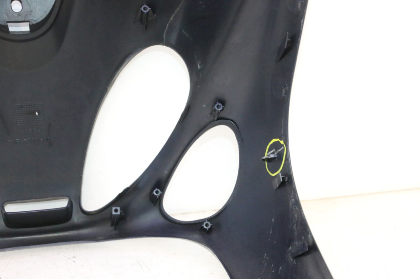 photo de FRONT PANEL YAMAHA YP MAJESTY 125 (2002 - 2006) - Surface and material condition
