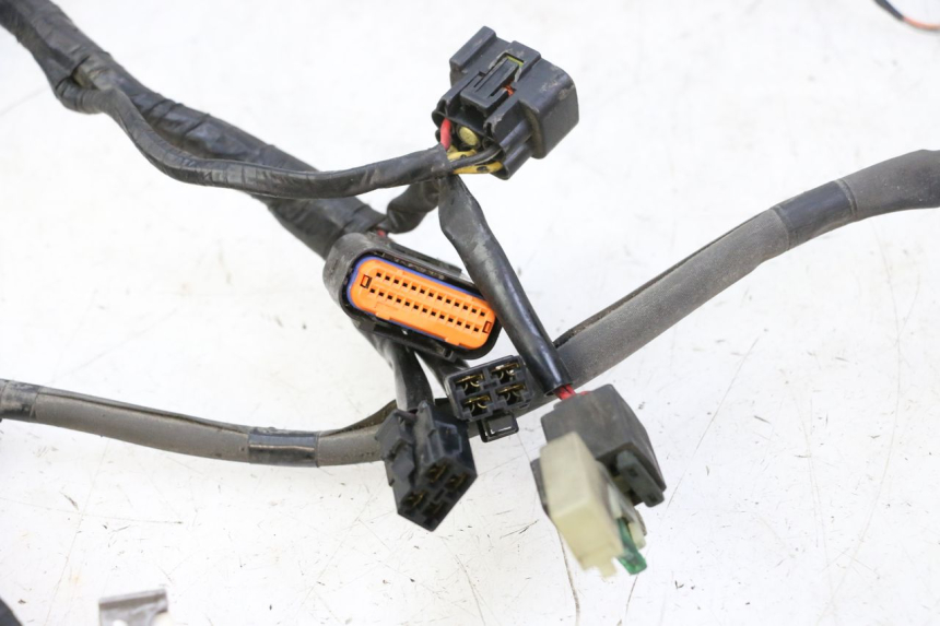 photo de WIRING HARNESS SUZUKI BURGMAN 125 (2007 - 2014) - Technical close-up