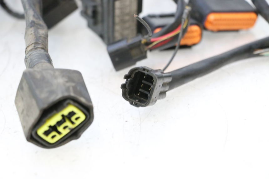 photo de WIRE HARNESS SUZUKI GSR 600 (2005 - 2012) - High-resolution close-up